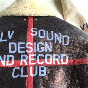 即決 新品同 1,160,500円 ルイヴィトン LV SOUND DESIGN AND RECORD CLUB 幻のパイソン装飾 アビエイター B-3 ムートンジャケットの画像3