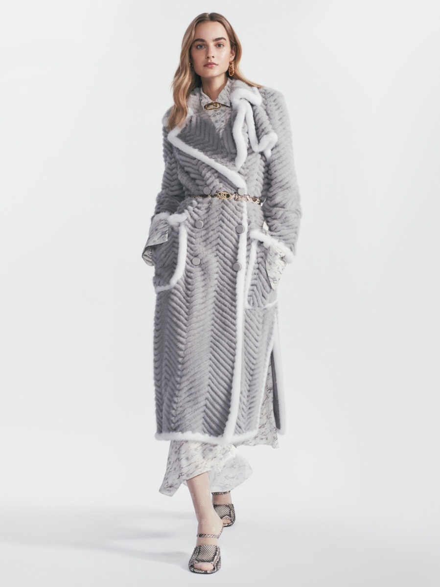 良品◇正規品 FENDI フェンディ 2018年 FD9468 レースカラー付 総柄 ...