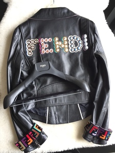 即決　FENDI　フェンディ　最高峰　ロゴビジュー装飾　FFロゴ袖ベルト付　レザーライダース　バイカージャケット☆40サイズ