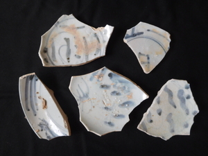 初期伊万里 陶片 残欠 5枚まとめて 砂高台 古染 古陶 コレクション収集 史料 現状渡し