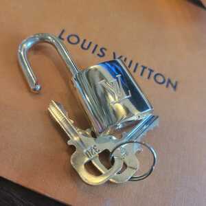 新品　未使用　極美品 品質重視 Louis Vuitton パドロック 南京錠 カデナ ルイヴィトン 研磨磨き済み　320
