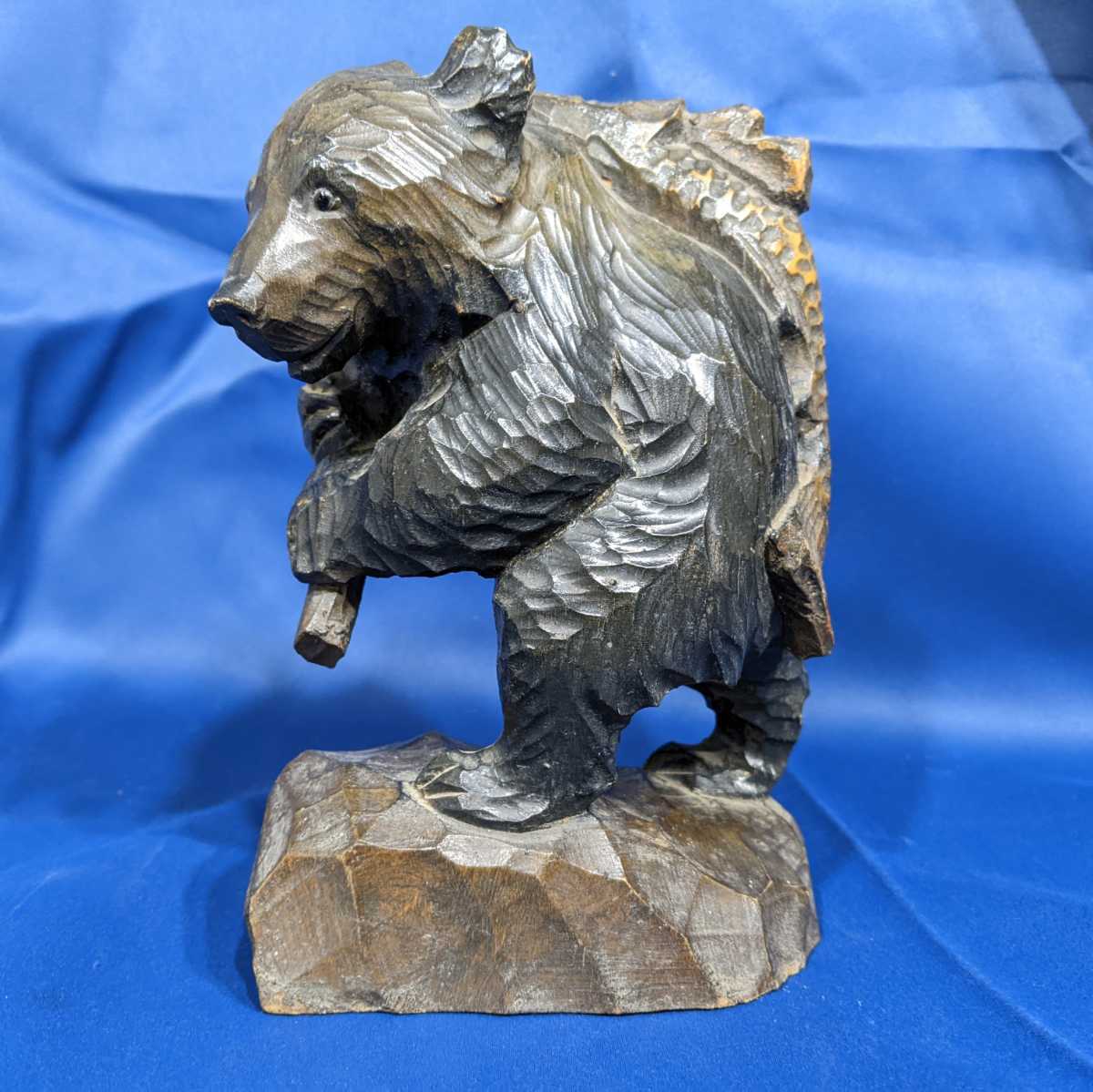 ヤフオク! -木彫り 熊(美術品)の中古品・新品・未使用品一覧