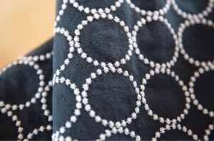サークル柄 コットンリネン 刺繍生地 ネイビー 生地幅半70×50
