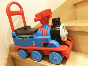 機関車 トーマス 乗用玩具 手押し リアルビークル