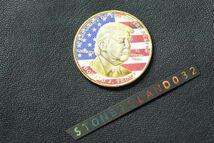 ドナルド・トランプ 記念硬貨 カラーゴールドメッキ アメリカ合衆国 大統領 記念硬貨 紙幣 レプリカシリーズ A077_画像1