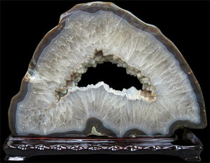 瑪瑙（めのう） ジオード（トレジャーメノウ） アゲート 台付き agate geode 晶洞 約49kg パワーストーン 風水 天然石