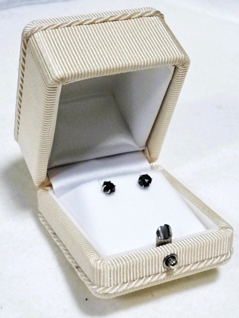 楽ギフ_包装】 ダイヤモンド ピアス 一粒 片耳 0.3カラット プラチナ ...
