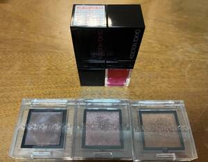 ADDICTION シャドウ、チーク、リッププランパーのセット