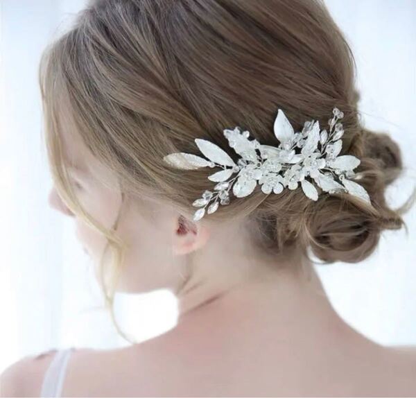 ウェディング　結婚式　ヘッドドレス　お花ヘアアクセサリー　シルバー