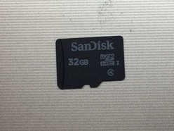 Sandisk　MicroSD 32GB クラス4