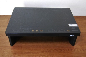 アイリスオーヤマIHクッキングヒーターIHC-WKG2S-B美品 2口100V脚付きブラック全面フルフラット硝子トップ 除菌洗浄/動作確認済み