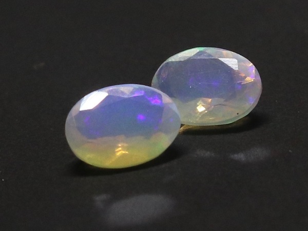 エチオピアオパール オーバルカット 2ピース トータル 0.90ct バーゲン