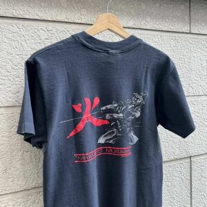 80s USA製 プリントTシャツ MIYAMOTO MUSASHI 宮本武蔵 火 漢字 和柄 STEDMAN オールドサーフ アメリカ製 古着 vintage ヴィンテージ