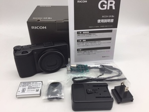 （送料無料、1か月中古保証付き）新同品、RICOH GR IIIx デジタルカメラ