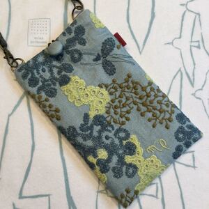 ミナペルホネン ハッピーカモフラージュとmisty line 使用 ハンドメイドスマホポーチ