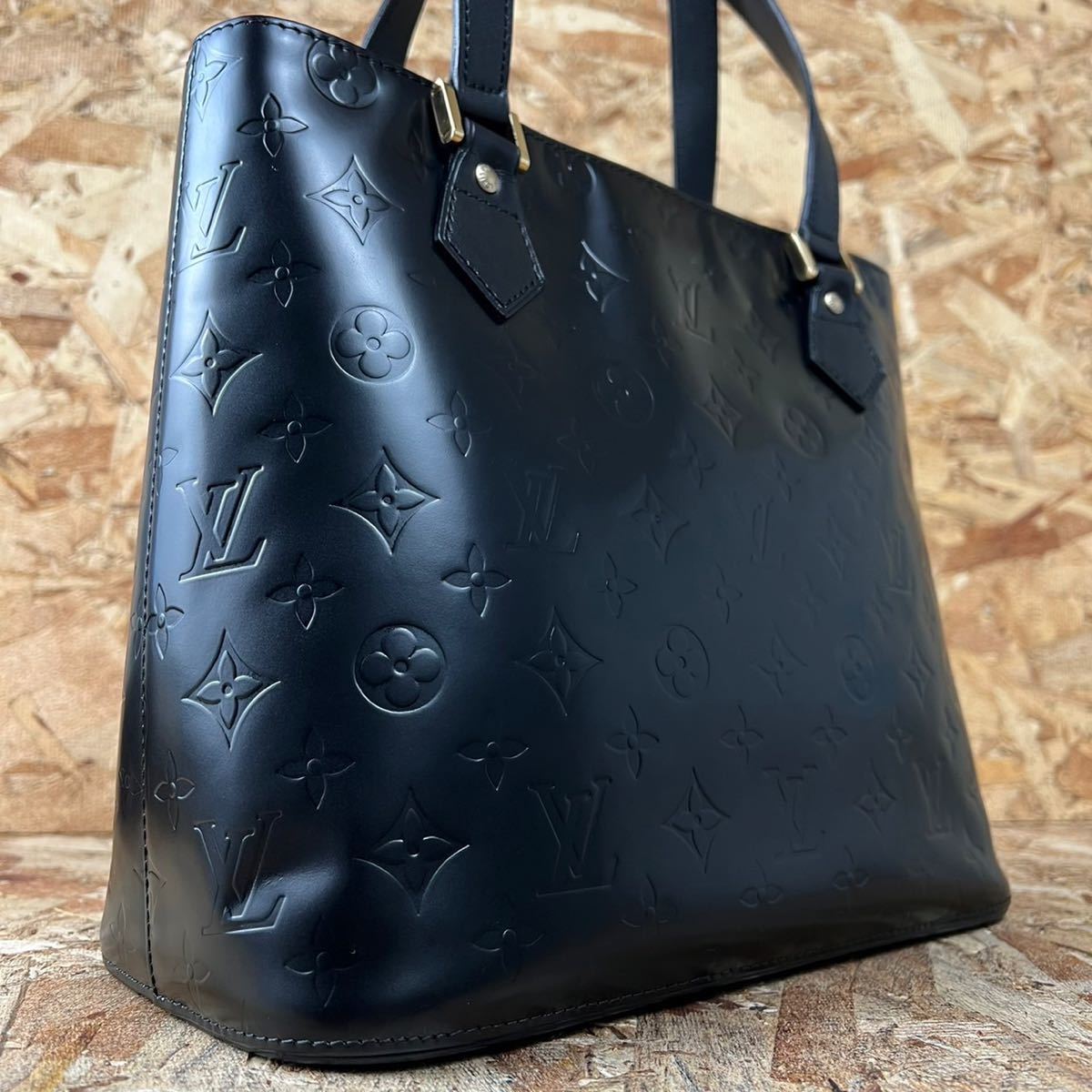 専門ショップ LOUIS VUITTON ルイヴィトン ヴェルニ リード マット