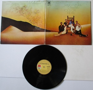 LP。Sergio Mendes＆Brasil’６６・FOOL ON THE HILL。定価・２０００円。１９６９年発売。Ａ＆Ｍ。