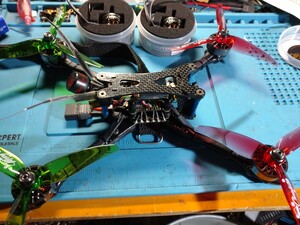 レーシング ドローンAstroNarrwo4- 6セル