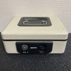 SENTRY SCB-8 鍵無し手提金庫 保管庫 持ち運び可能 手提げ 金庫 経理 お金 小切手 切手 収納 保管 コインボックス 移動 コンパクト