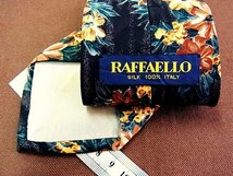 ♪26588C♪良品【花 植物 柄】ラファエロ【RAFFAELLO】ネクタイ_画像2