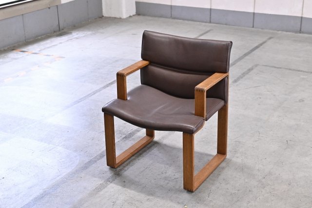 美品 CondeHouse カンディハウス ウォールナット無垢材 アームチェア-
