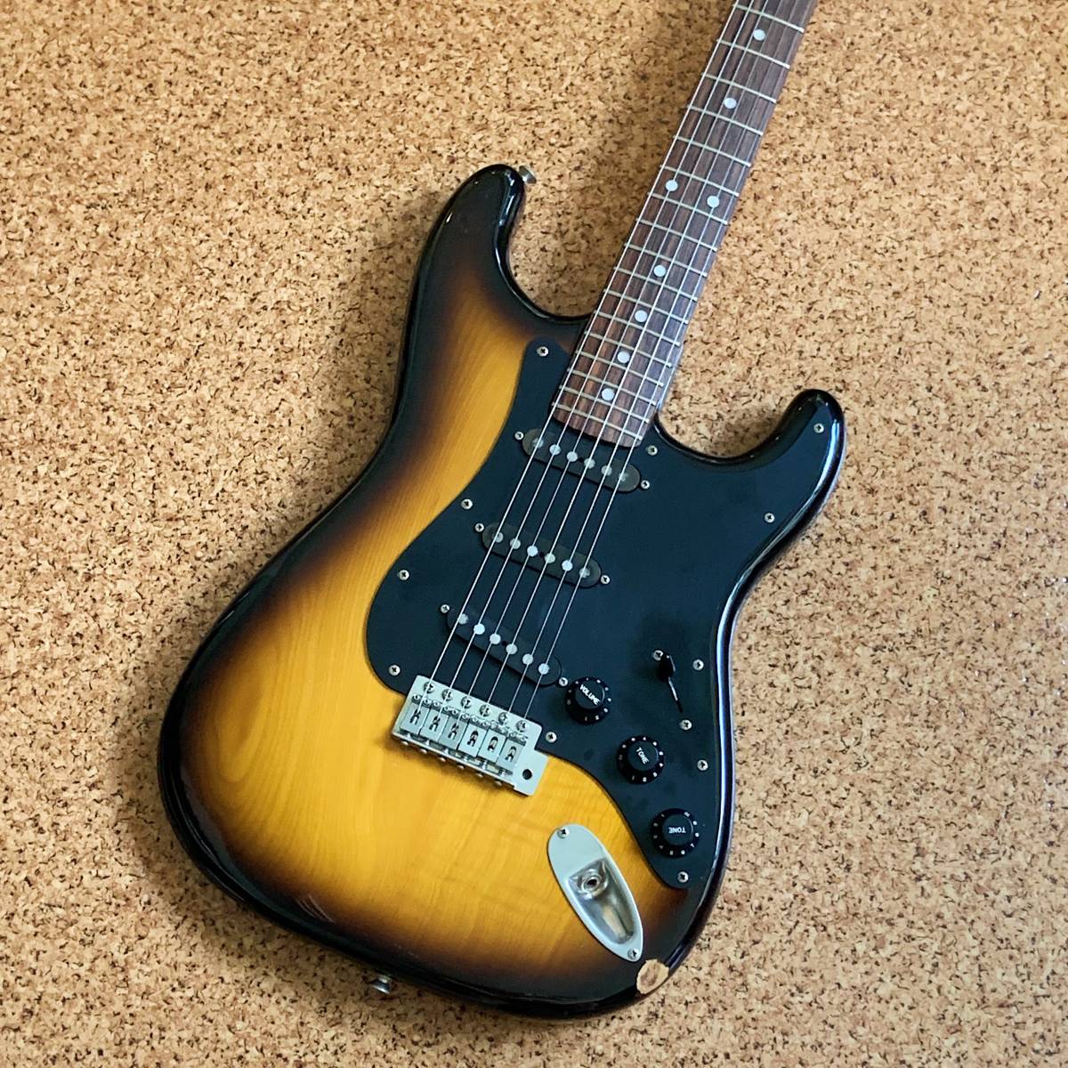 ランキング上位のプレゼント FERNANDES ローズ指板 ストラトキャスター