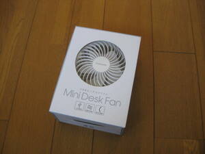 s Lee up Mini desk fan DF-T1917WH