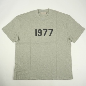 Fear of God フィアーオブゴッド Essentials Dark Oatmeal 1977 SS Tee Tシャツ 灰 Size 【M】 【新古品・未使用品】 20736623