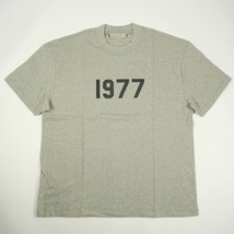 Fear of God フィアーオブゴッド Essentials Dark Oatmeal 1977 SS Tee Tシャツ 灰 Size 【S】 【新古品・未使用品】 20735562_画像1