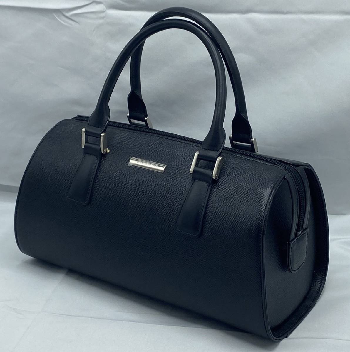 オンラインで人気の商品 YM981 Burberry（バーバリー） BI09 ブラック ハンドバッグ ハンドバッグ