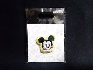 DISNEY STORE 刺繍ピンバッジ ミッキー sr1