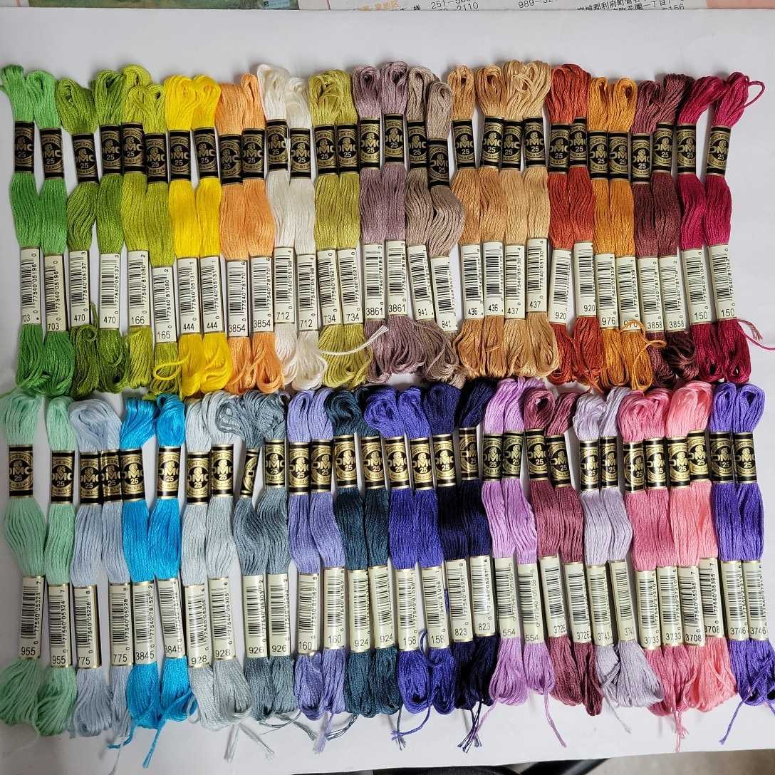 大流行中！ 【訳あり】DMC刺繍糸 約570本（大量） 生地/糸