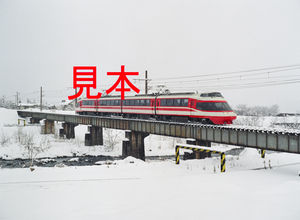 鉄道写真、645ネガデータ、153106090010、1000系（ゆけむり）（雪）、長野電鉄長野線、信濃竹原〜夜間瀬、2008.01.01、（4591×3362）