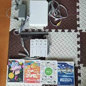 任天堂 Nintendo Wii 本体 付属品一式 動作確認済 ゲームソフト4本付 リモコン4本