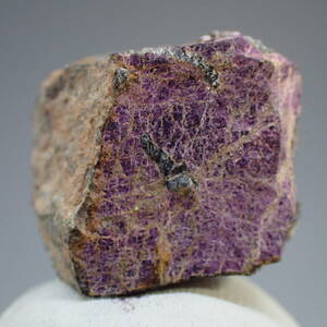 ナミビア共和国 エロンゴ カリビブ ウサコス産 パープライト 原石 8.4g 天然石 鉱物 紫石 紫鉱