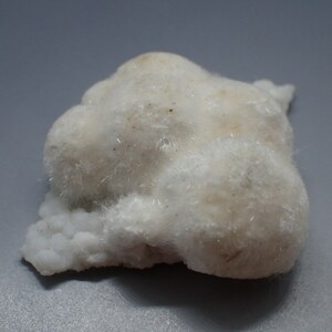 インド共和国 マハーラーシュトラ州 プネー産 オケナイト 原石 11.4g 天然石 鉱物 オーケン石 ラビットテール