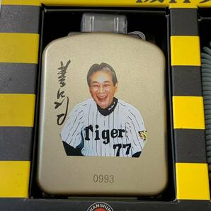 阪神タイガース 2003年 優勝記念 モバイルバッテリー ソーラー ガラケー端子 未使用 美品 非売品 レア 野球グッズの画像2
