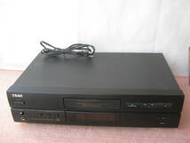 ★TEAC　 CDプレーヤー　　CD-P4500 　　ジャンク品_画像1