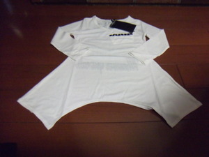 新品　LOVE 4 ETERNITY(ラブフォーエタニティー)　　Tシャツ　サイズ110　偽ファスナー　クリックポスト発送可　切手可