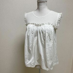  Ray Beams Ray BEAMS cut and sewn unusual material chu-ru dot frill white tops white M~L about 