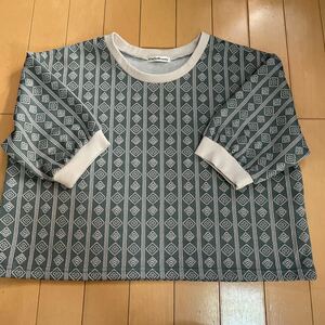 ☆ショート丈カットソー☆サイズＬ☆ブルーグレー系