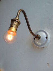 フランスアンティーク 陶器 ライト 壁付け ウォール インダストリアル アトリエ 工業系 ランプ 電気 照明 蚤の市 ブロカント 仏