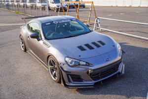 VERUS ENGINEERING(ヴェルス)：A0202A：TOYOTA 86(ZN6：) SUBARU BRZ(ZC6)：後期用フロントスプリッター2ピース