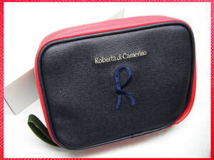  Roberta di Camerino easy to use pouch back 
