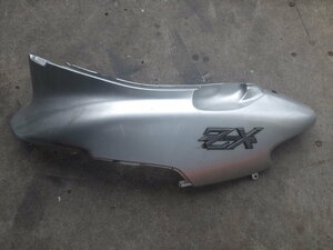 純正部品 ホンダ HONDA ライブディオ Live Dio ZX AF34 AF35 左側 ボディカバー カウル L BODY COVER SIDE 83600-GBLA 銀色 管理No.06609