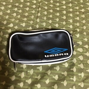 アンブロ　UMBRO　ペンケース　【わけあり】