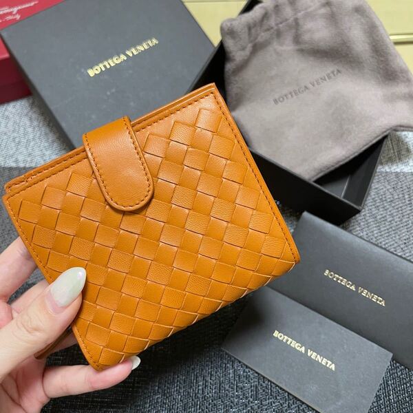 【未使用】BOTTEGA VENETA 二つ折り財布 ボッテガヴェネタ 小銭入れ 札入れ 男女兼用
