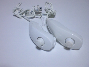 N042【即日配送 送料無料 動作確認済】Wii ヌンチャク 2個セット 純正品 RVL-004 白 ホワイト