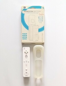 Wiiリモコン 任天堂 ＋シリコンカバー＋CYBER社製 Wiiリモコン用充電式バッテリーセット