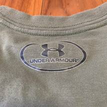 沖縄 米軍放出品 UNDER ARMOUR アンダーアーマー Tシャツ オシャレ ファッション 古着 ビンテージ LARGE OD (管理番号QR15)_画像5